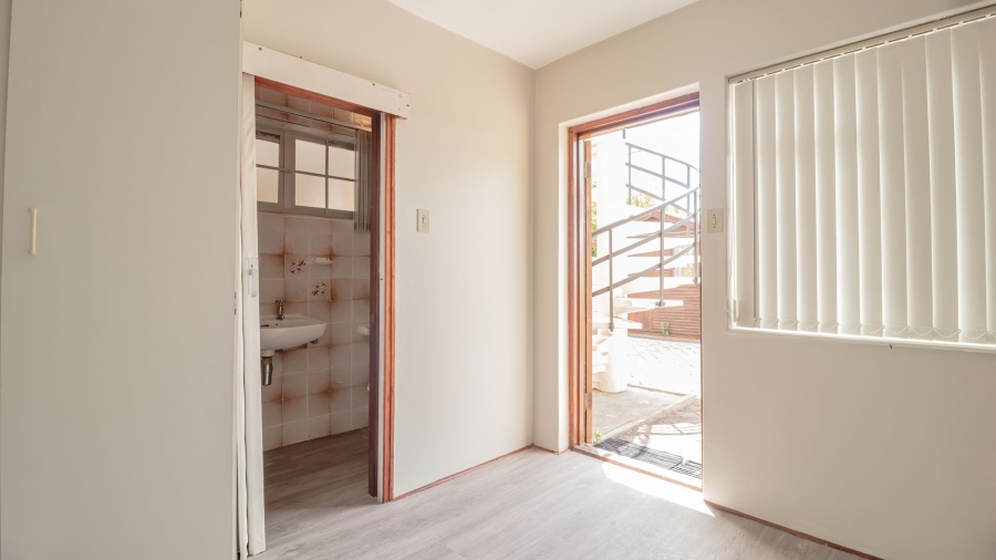 To Let 4 Bedroom Property for Rent in Gordons Bay Village Western Cape